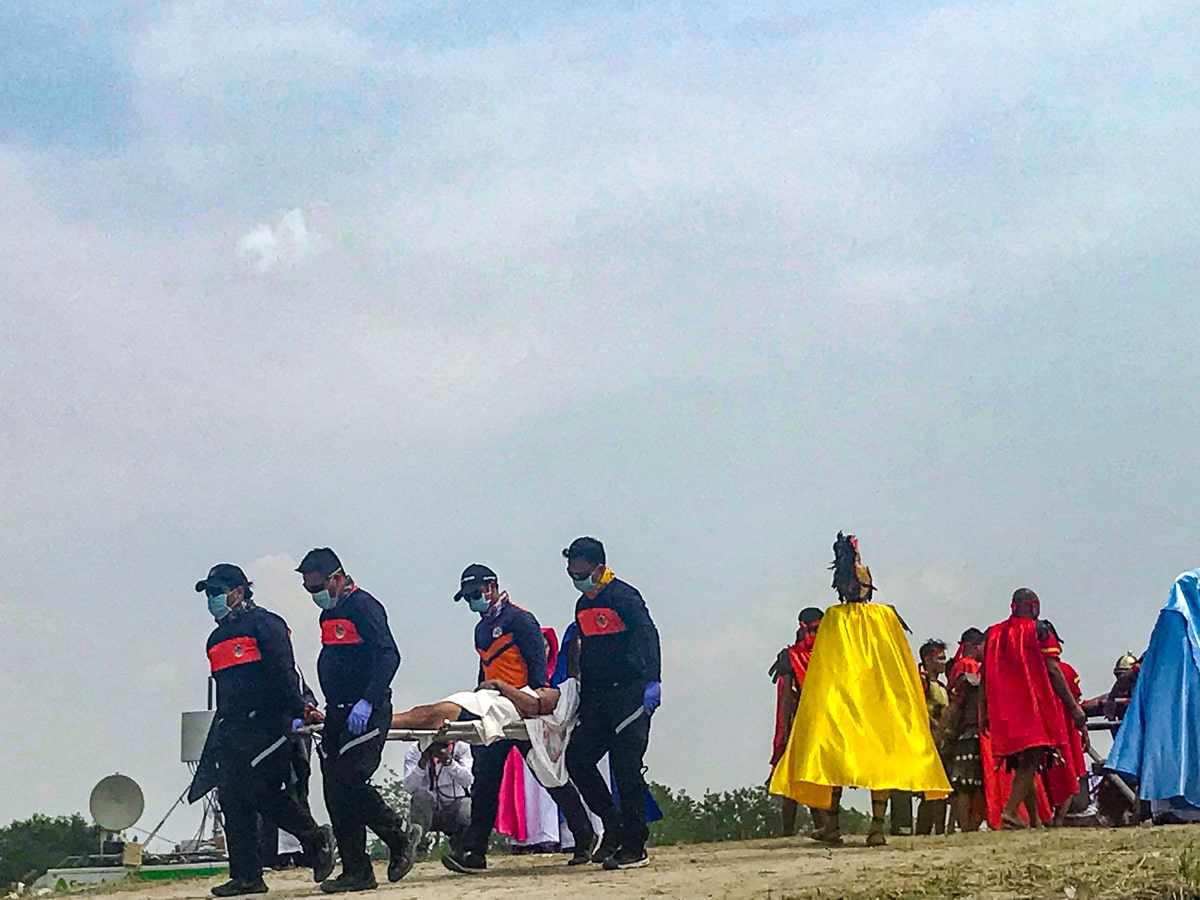 Ruben Enaje pain during Easter ceremony
